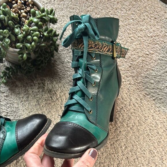 L’ARTISTE Stylish Teal and Black Ankle Boots - Picture 5 of 12